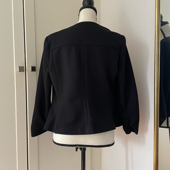 Black jacket - Picture 2 of 2